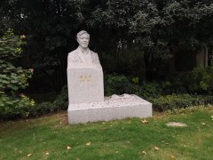 卢星堂 | 笔墨留韵，石雕寄思